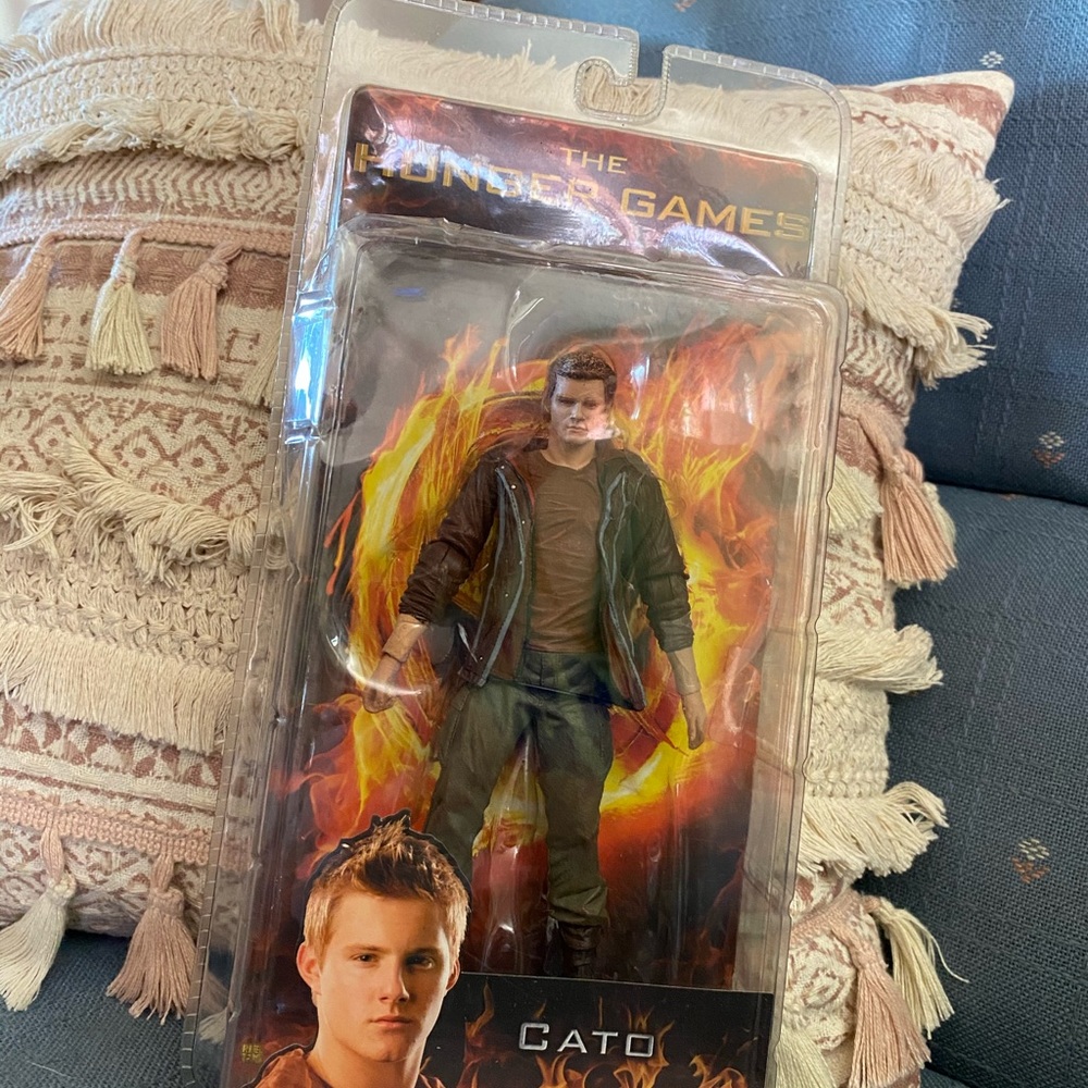 The hunger games 2012 action figure collector